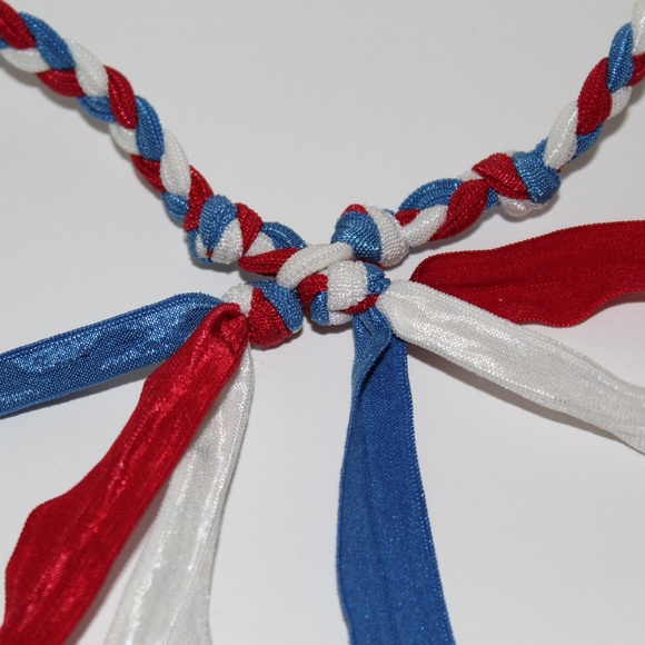 TWISTBAND RED WHITE & BLUE HEADBAND NEW IN BOX - Picture 3 of 3